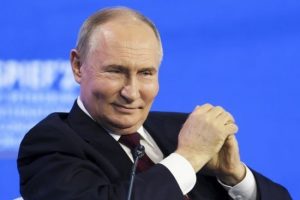 Путін все більше боїться за своє життя: опозиціонер вказав на цікаву деталь під час тестування Lada