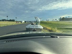Поліція зупинила химерний автомобіль у вигляді НЛО – фото
