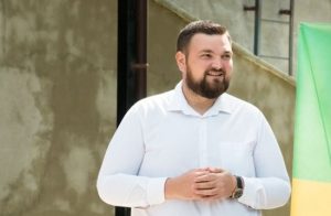 Відкат на 3,4 млн грн: нардепа Задорожнього вигнали зі “Слуги народу”