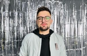 Відомий український співак вперше за тривалий час показав дружину та сина