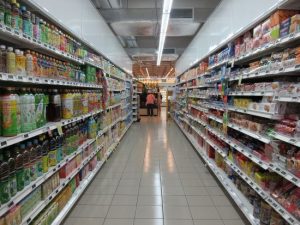 За два тижні – 35 скарг: в Україні масово перевіряють продуктові магазини – причина