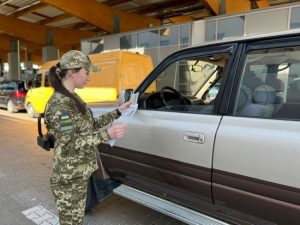 Правила виїзду з України для чоловіків зміняться від 17 липня: ДПСУ попередила про нові вимоги