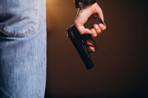 У Харкові невідомий відкрив стрілянину по перехожих (відео)