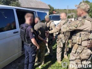 На Тернопільщині чоловік відкрив стрілянину по людях: є загиблі