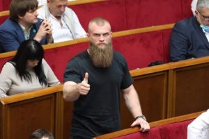 Хто допоміг Дмитруку нелегально виїхати за кордон: ДБР встановлює осіб, причетних до втечі нардепа