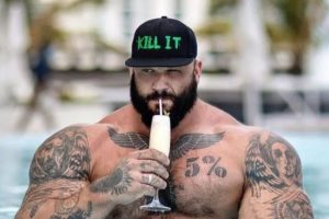 Помер “найстрашніший бодибілдер світу”: 36-річний білорус вживав 16 500 калорій на день – фото