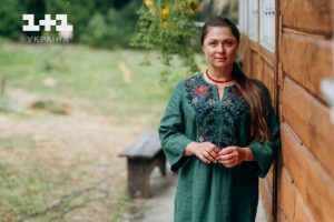 Відома акторка шокувала, як окупанти зруйнували дім її бабусі на Херсонщині: “Вигорають цілі вулиці”