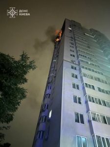 Влучання у багатоповерхівку в Києві: одна людина загинула, є поранені