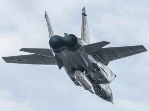 Над Києвом збили “Кинджали”, які летіли на Старокостянтинів: військові експерти вказали на важливу деталь