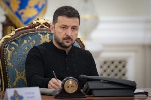 Зеленський подав до Ради законопроєкти про подовження мобілізації та воєнного стану