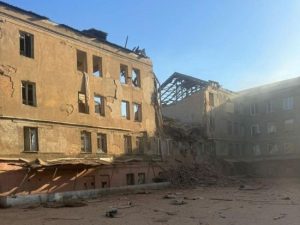 Росіяни скинули три керовані авіабомби на Костянтинівку — фото наслідків