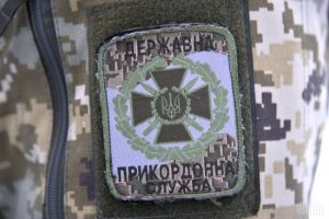 Назвалася жінкою, а торік пройшла ВЛК як чоловік: на Закарпатті прикордонники затримали дивну особу