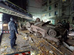РФ ударила КАБом по багатоповерхівці в Харкові: Зеленський відреагував (фото)