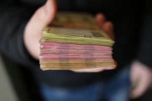 Коли відбудеться перша виплата “Національного кешбеку”: в Мінекономіки назвали терміни