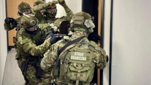 Підозрюють у “контрабанді” людей: у Польщі затримали двох українців