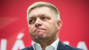 Словацький прем’єр запропонував вдарити ракетою по Брюсселю і заявив, що поїде на парад до Путіна