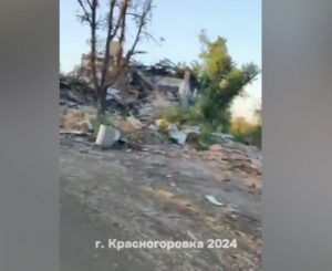 Ще одне місто-привид: у Мережі показали, який вигляд має недавно окупована Красногорівка (відео)