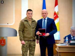 Труханов отримав медаль “За вірність українському народу”: як відреагували військові