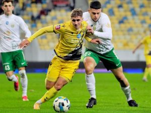 “Рух” взяв реванш у “Карпат” і став першим чвертьфіналістом Кубка України (відео)