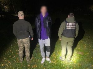 Двічі за день намагався втекти за кордон: прикордонники затримали 23-річного киянина
