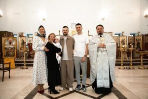 Зірка “Жіночого Кварталу” похрестила 7-місячного первістка й показала фото з таїнства у храмі