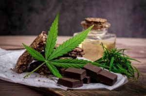 В Україні зареєстрували першу аптеку з ліками на основі канабісу: як отримати готовий препарат