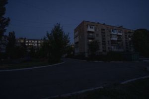Ситуація погіршується: у Покровську встановлюють “зуби дракона” і закликають людей їхати