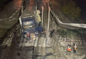 В окупованому Криму “самовільно” обвалився автомобільний міст: відео