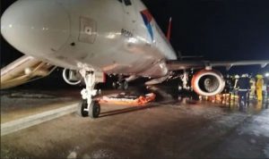 В аеропорту Анталії загорівся російський літак з пасажирами: відео