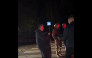 “Мала, ти їдеш з нами”: у Полтаві бізнесмен і поліцейський жорстоко побили хлопця, який заступився за дівчину – соцмережі