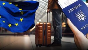 Блокування рахунків, обмеження виплат: що може змусити українців повернутися додому
