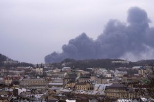 Росіяни атакували район міста Дніпра: почалися пожежі, постраждали люди