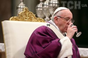 Ніяк не вгамується: Папа Римський вважає українців і росіян “двоюрідними братами”