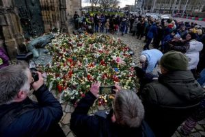 Теракт на Магдебурзькому ярмарку в Німеччині: серед жертв є українка