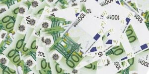 Курс валют на 30 грудня: скільки коштуватимуть долар, євро і злотий