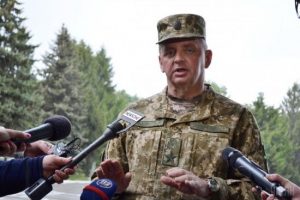 Зниження призовного віку, демобілізація та ситуація на фронті: велике інтерв’ю ексголовкома Муженка
