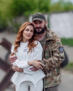 Наталка Денисенко показала чоловіка в лікарні і розповіла про його стан після серйозної операції