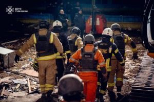 Моторошний удар по багатоповерхівці в Сумах: яка остаточна кількість загиблих і поранених (фото)