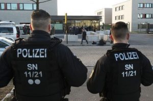 Напад із ножем у Берліні: двоє людей отримали серйозні поранення