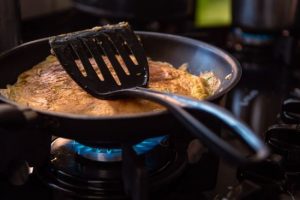 Корисний фокус: що робити, щоб не пригорала сковорідка