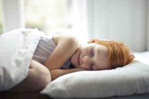 Будуть мати хороші оцінки: науковці пояснили, скільки потрібно спати дітям
