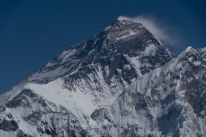 Вдвічі більші за Еверест: вчені виявили дві “таємничі” гори