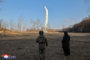 Кім Чен Ину показали запуск “стратегічних” крилатих ракет: фото