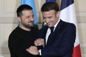 Зеленський провів телефонну розмову з Макроном: що обговорювали