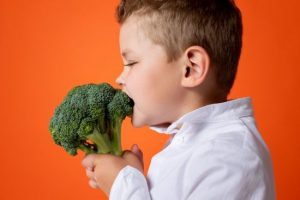 Будуть вищими: вчені відповіли, який продукт потрібно їсти дітям, щоб вирости