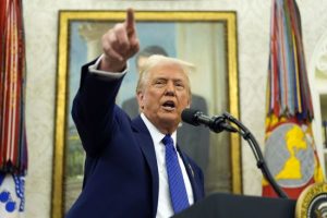 Росіяни зруйнували б Київ, якби хотіли – Трамп шокував новою заявою