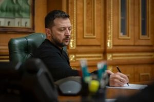 Зеленський повідомив про розмову з Макроном: про що говорили