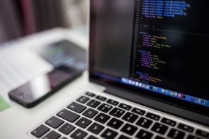 Українцям масово розсилають фейкові повістки від ТЦК