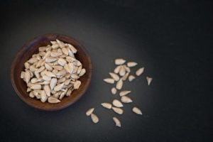 Соняшникове насіння: користь і шкода, скільки його можна їсти на день