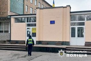 У школі Києва сталася бійка між учнем та вчителькою: що кажуть у поліції (фото, відео)